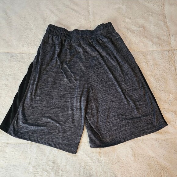 Layer 8 Qwick-Dry Grey with Black sides Athletic Shorts Mens S - Picture 4 of 4